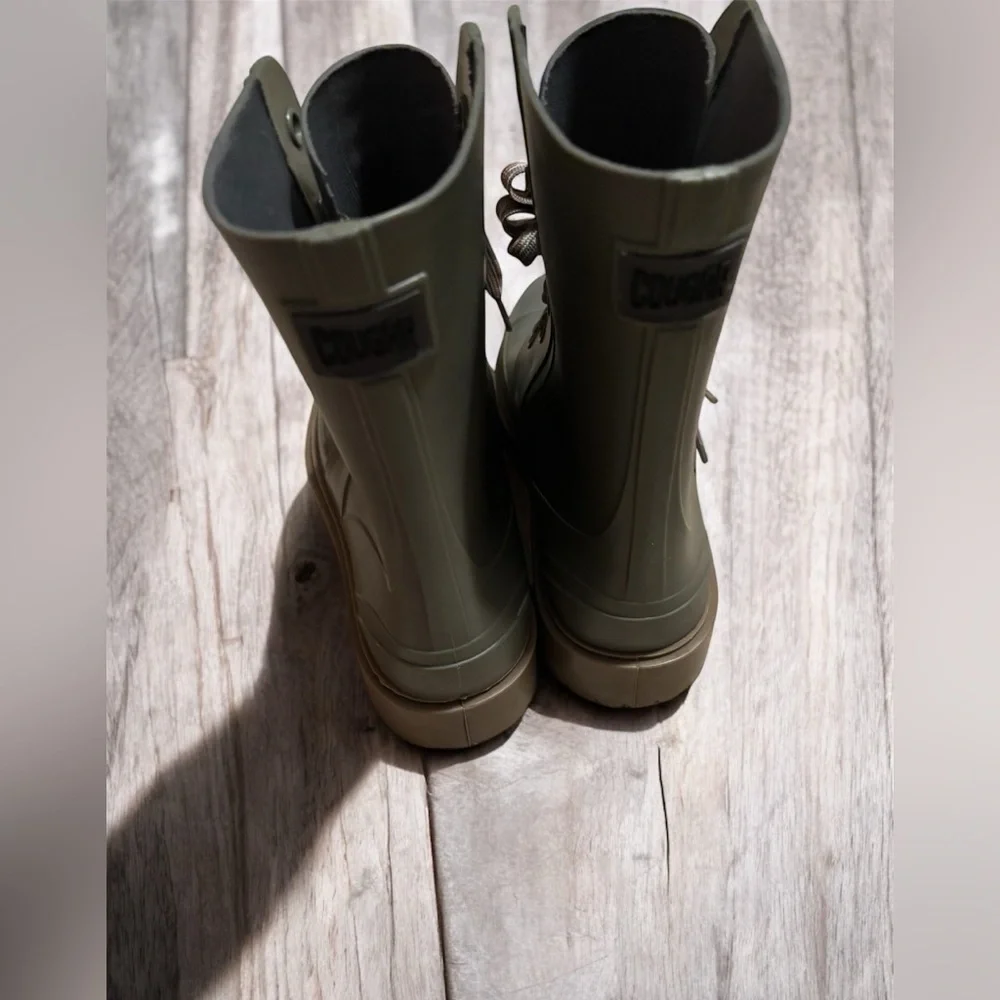 LIKE NEW COUGAR Women's Sage Green Rain Boots - Picture 3 of 8